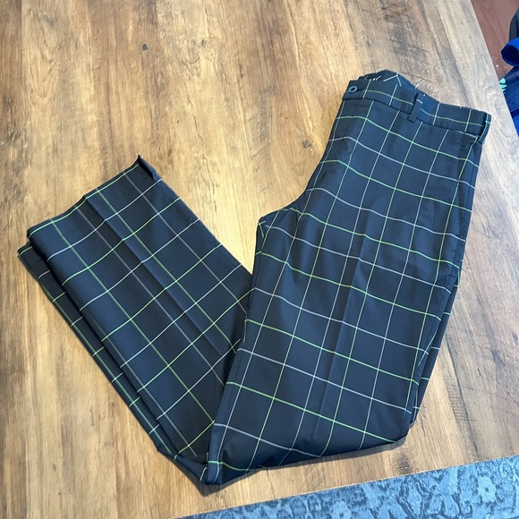 NIKE Dri-Fit GOLF TOUR PERFORMANCE PANTS NWOT 36x 32 - Picture 2 of 6